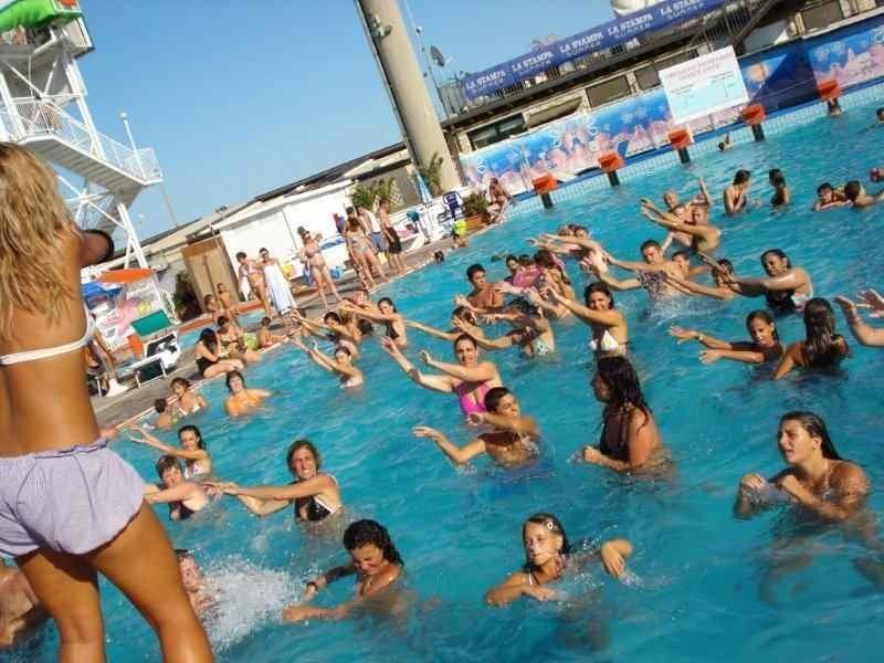 ריצ'יונה Hotel Fucsia מראה חיצוני תמונה