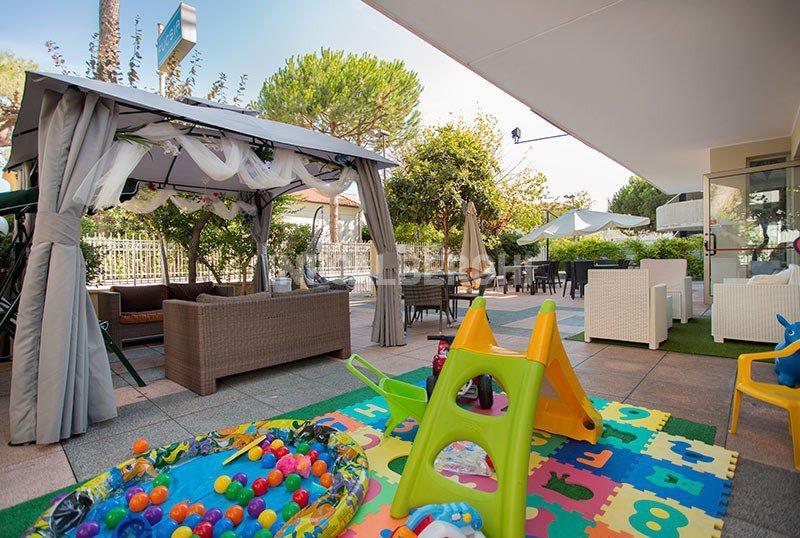 ריצ'יונה Hotel Fucsia מראה חיצוני תמונה