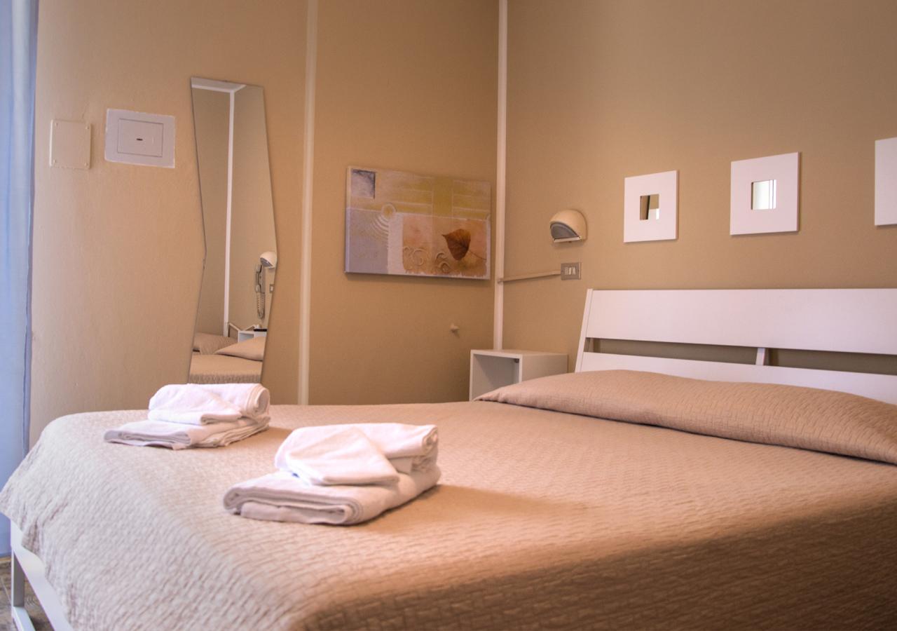 ריצ'יונה Hotel Fucsia מראה חיצוני תמונה