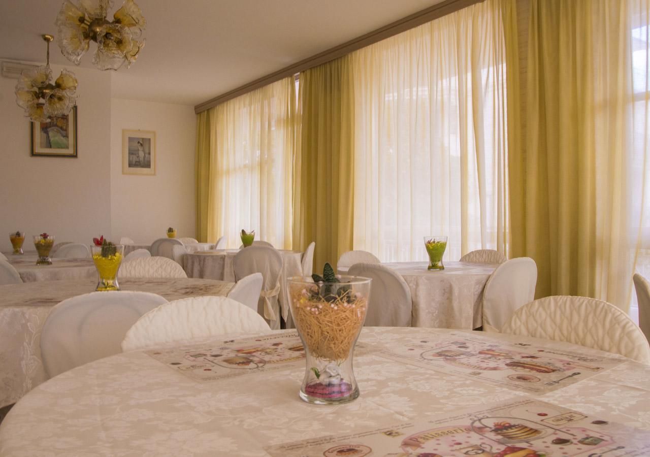 ריצ'יונה Hotel Fucsia מראה חיצוני תמונה