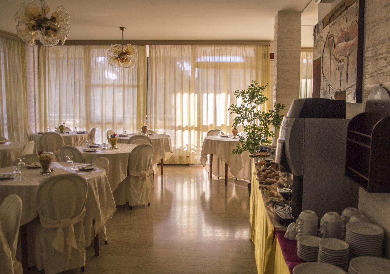 ריצ'יונה Hotel Fucsia מראה חיצוני תמונה