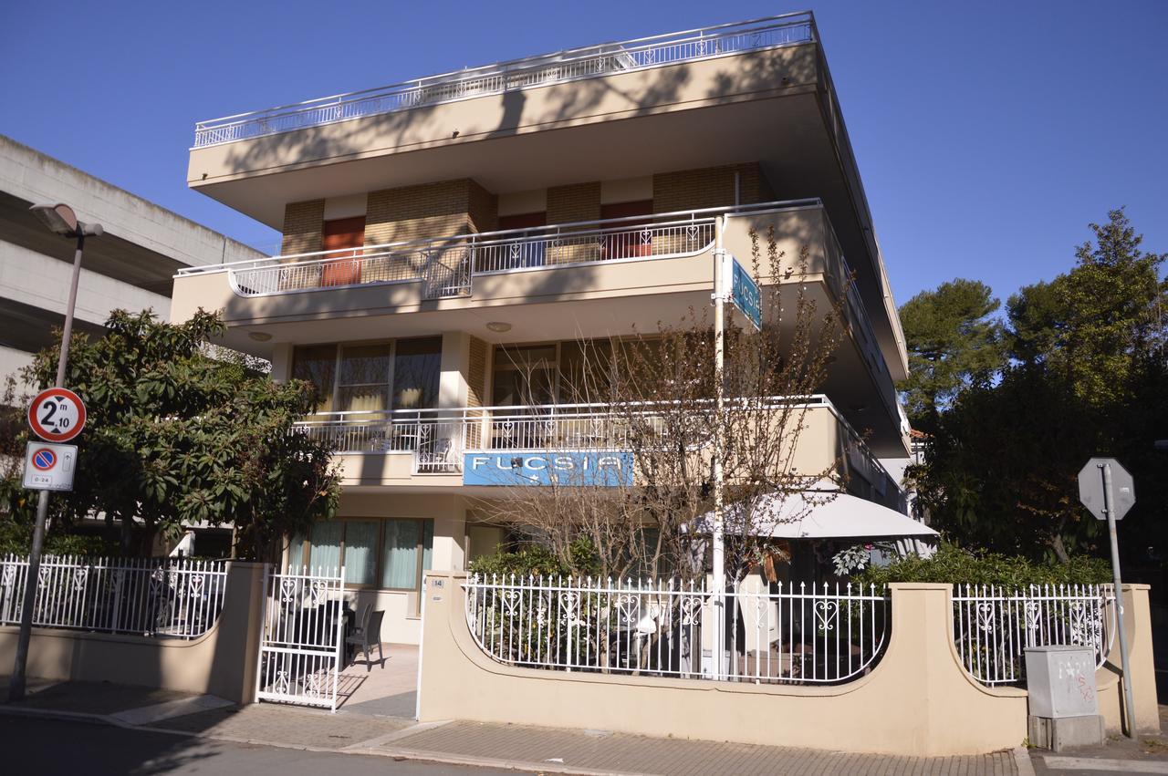 ריצ'יונה Hotel Fucsia מראה חיצוני תמונה