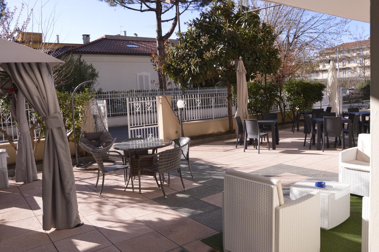 ריצ'יונה Hotel Fucsia מראה חיצוני תמונה